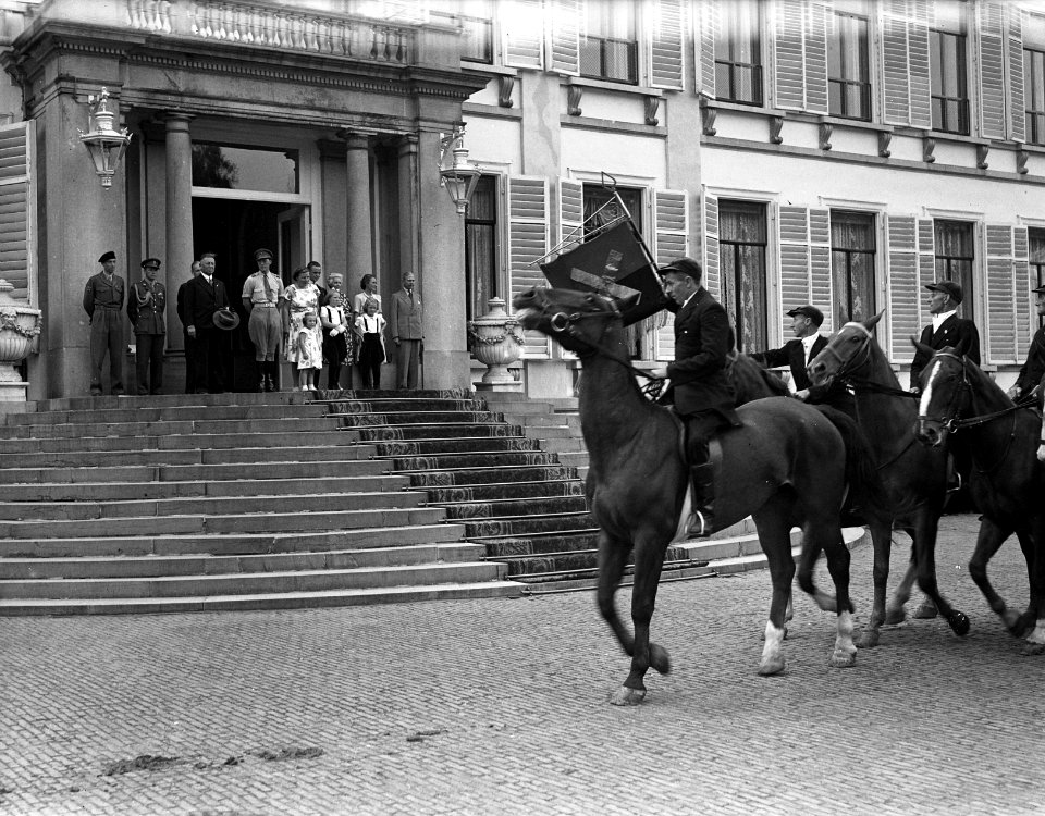Ruiterfeest Prinsesjes te paard, Bestanddeelnr 902-3654
