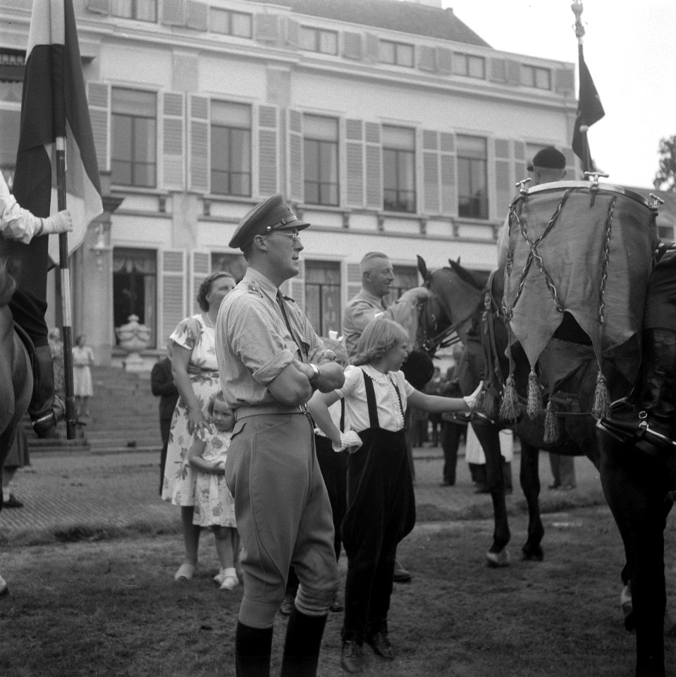 Ruiterfeest Prinsesjes te paard, Bestanddeelnr 902-3679