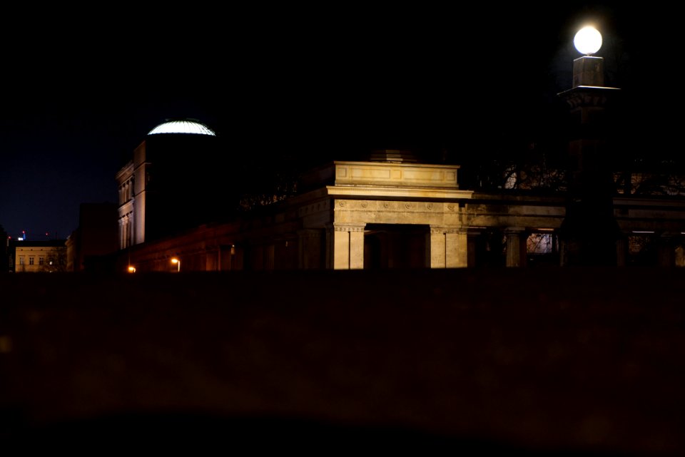 Säulengang Museumsinsel Berlin at night 2021-01-17 05