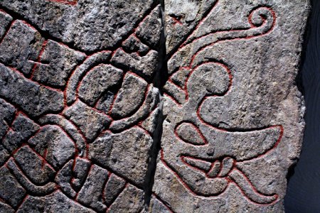 Sö 274, ormhuvud
