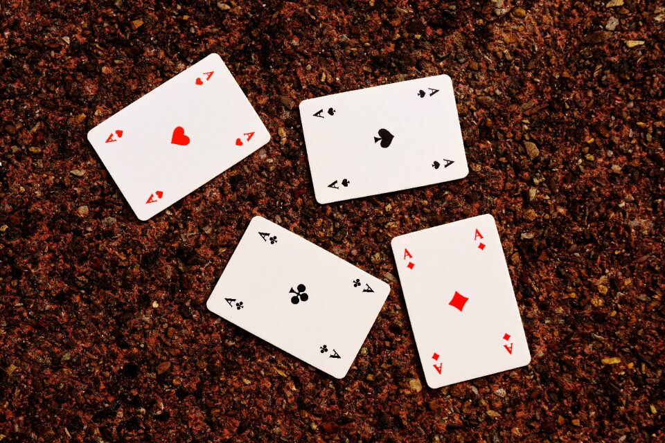 Card game gambling heart