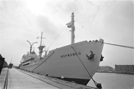 Russische Morzhovets in Amsterdamse haven ruimtevaart ondersteuningsvaartuig, Bestanddeelnr 933-0452