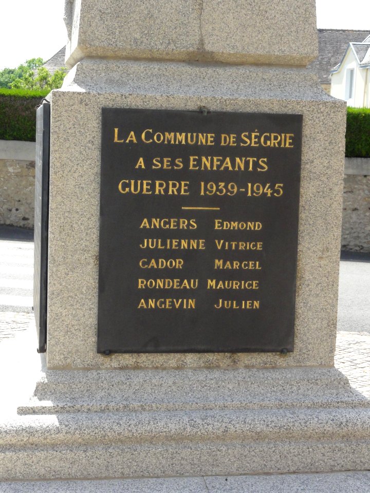 Ségrie (Sarthe) monument aux morts (02)