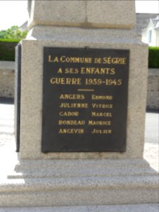 Ségrie (Sarthe) monument aux morts (02)