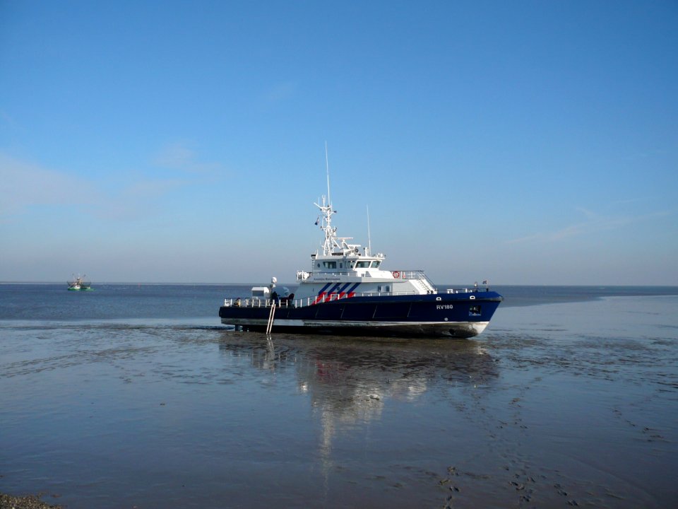 Rv-180 in Wadden Sea2