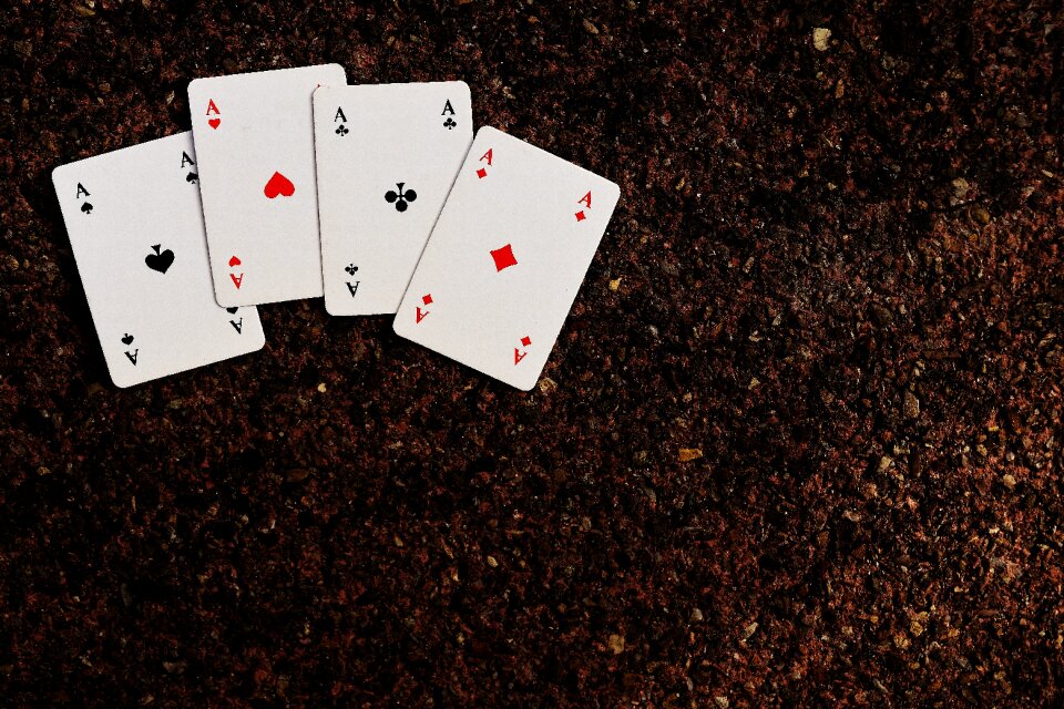 Card game gambling heart