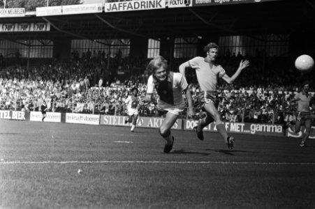 Søren Lerby scoort 1-0, Bestanddeelnr 930-4555
