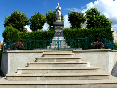 Séry (Ardennes) monument aux morts