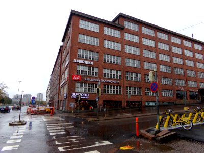 Sörnäisten rantatie Vilhovuorenkatu corner