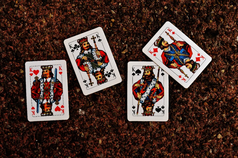 Card game gambling heart