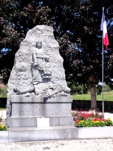 Sémeries (Nord, Fr) monument aux morts