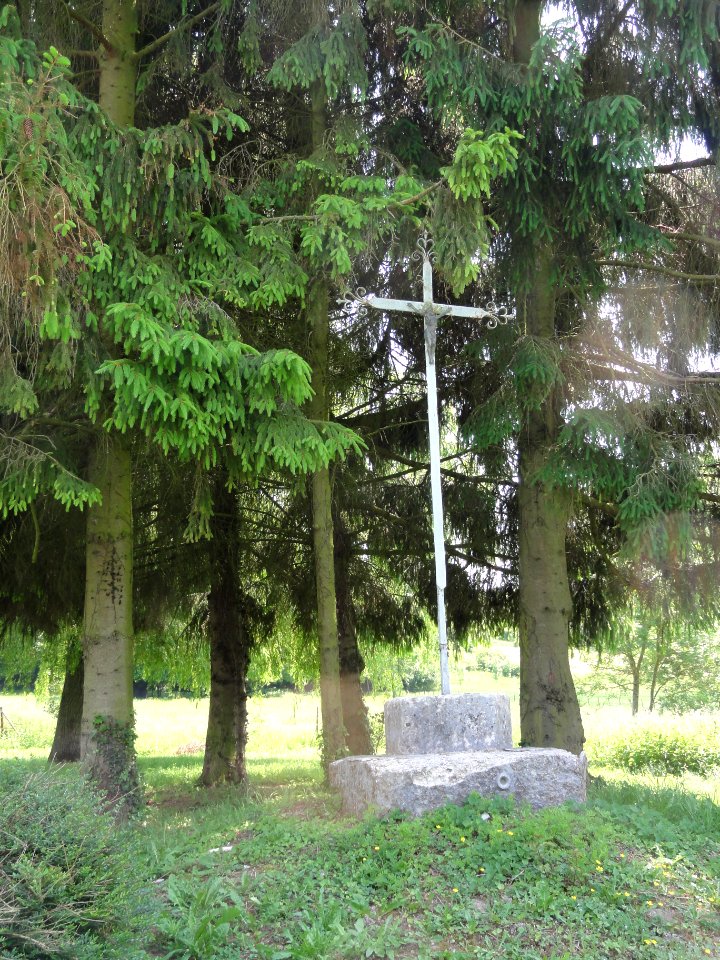 Séraincourt (Ardennes) Croix de chemin