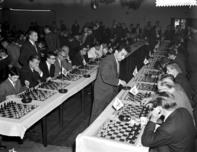 Russische schakers op simultaantoernooi te Hilversum, Bestanddeelnr 910-8985