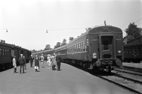 Russische trein op station Helsinki, Bestanddeelnr 920-4622 photo