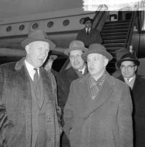 Russische staatsdelegatie in ons land, links de heer Morochov, rechts Russische, Bestanddeelnr 917-2118