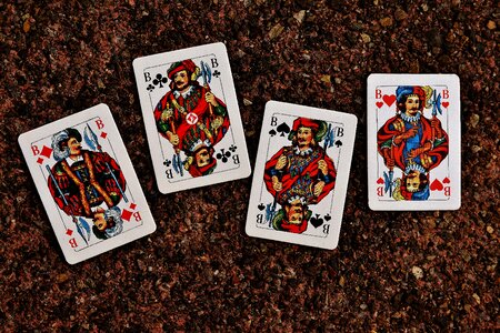 Card game gambling heart