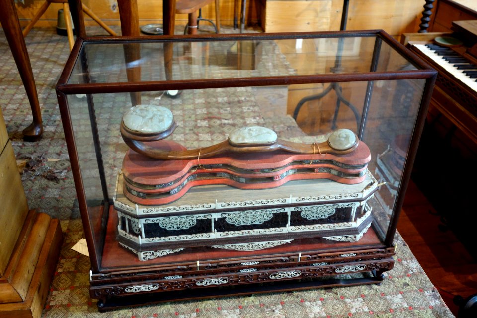Ruyi, Chinese scepter with case - Joseph Allen Skinner Museum - DSC07777
