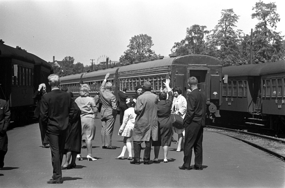 Russische trein op station Helsinki, Bestanddeelnr 920-4625 photo