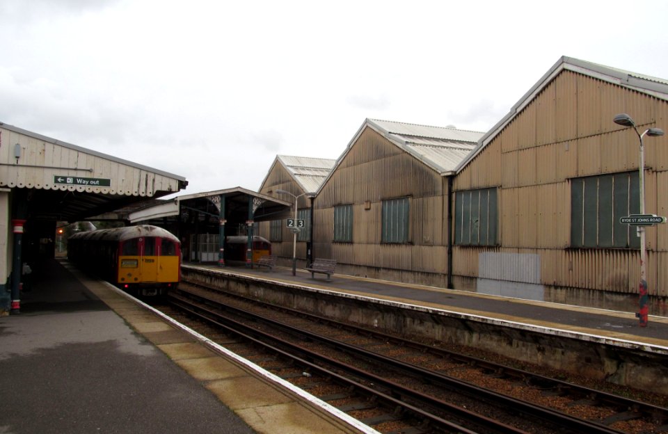 Ryde St John's Road railway station