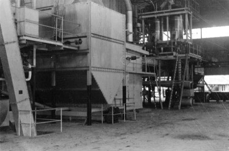 Rubberonderneming Tebenan. Fabriekshal, Bestanddeelnr 337-3-1
