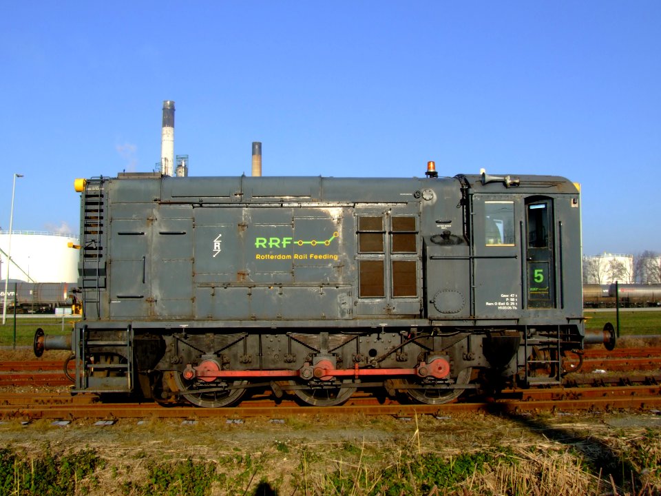 RRF DER 600 shunter pic2