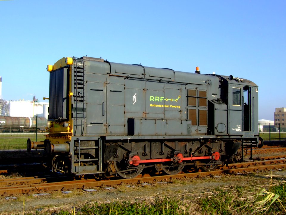 RRF DER 600 shunter pic1