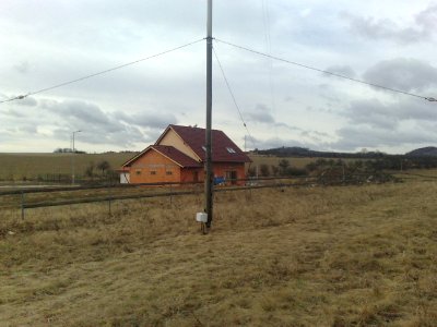 Rozestavěnost v Bystřanech - dokončování výstavby 25. června (EXIF je chybný) 2012 F