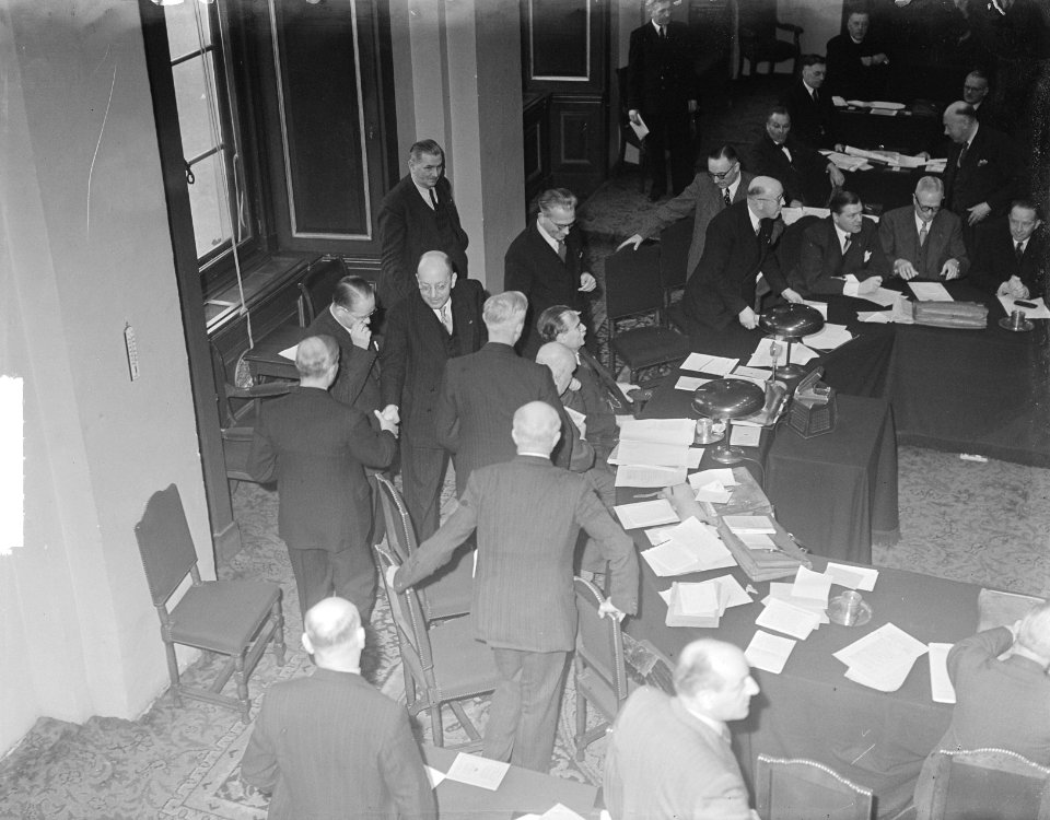 RTC in Eerste Kamer felicitatie van Ministers, Bestanddeelnr 903-7581