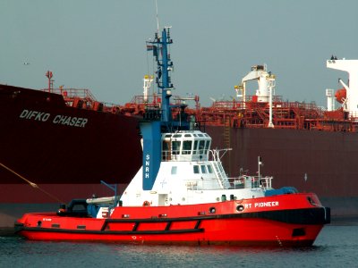 RT Pioneer - IMO 9190614 p1 in the Calandkanaal, Holland 07-May-2006