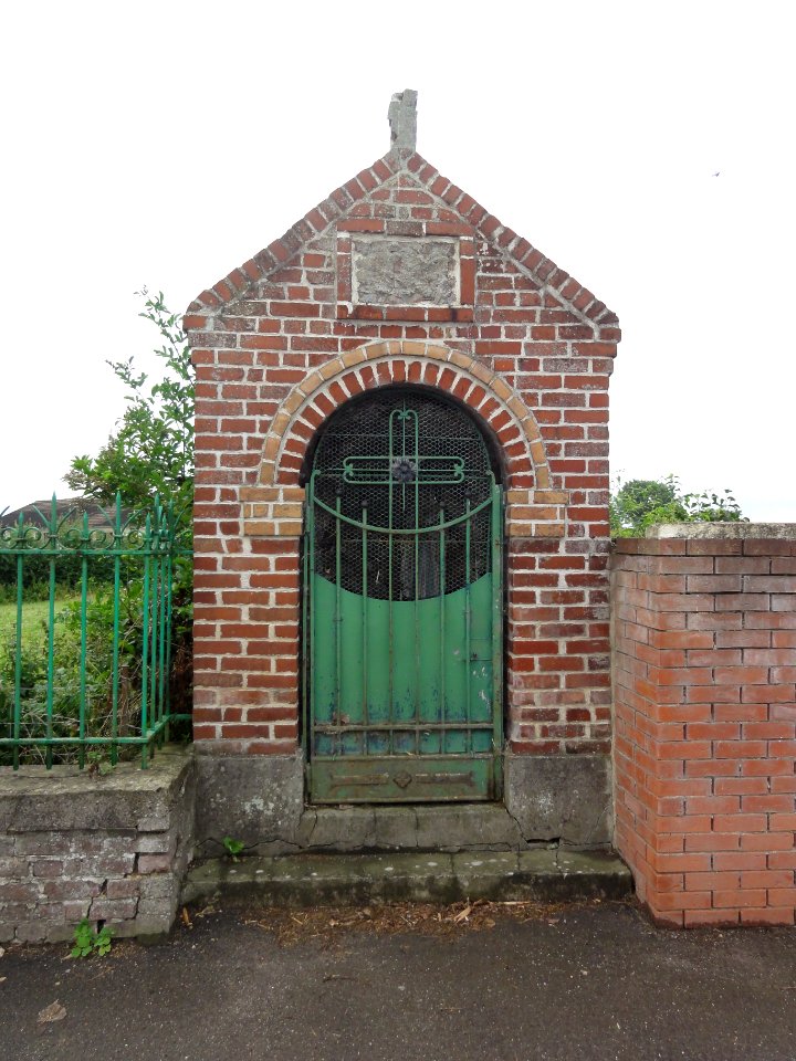 Ruesnes (Nord, Fr) chapelle N.D. de Lourdes, rue de Bermerain