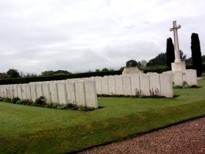 Ruesnes (Nord, Fr) cimetière, Commonwealth war graves