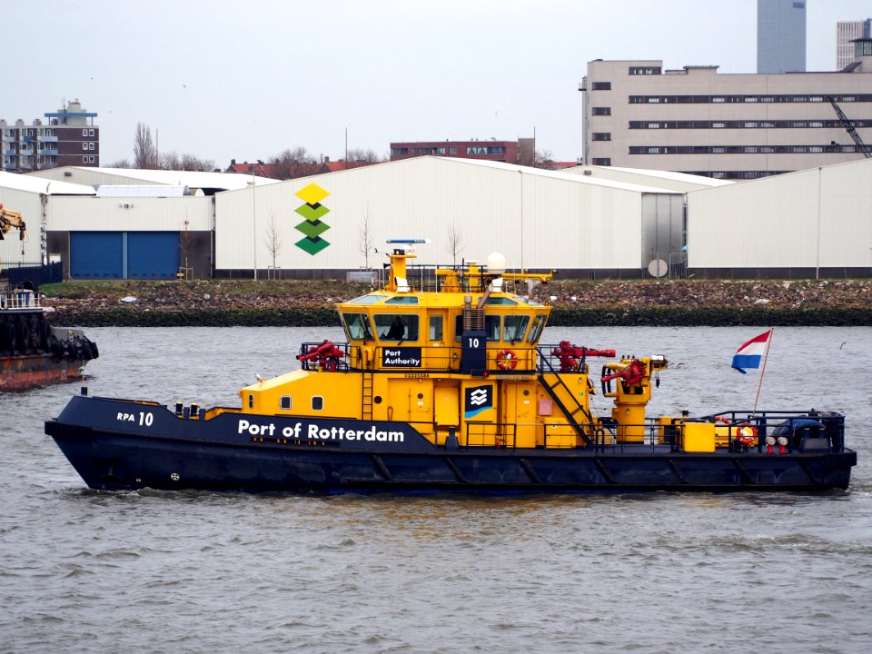 RPA 10 (ship, 2002) Port of Rotterdam pic1