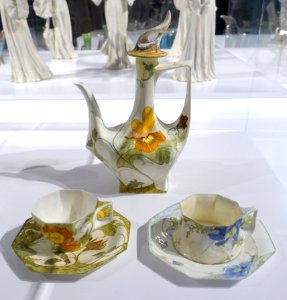 Rozenburg porcelain, Rozenburg Royal Delftware Factory, Den Haag, c. 1900, eggshell porcelain - Bröhan Museum, Berlin - DSC03958