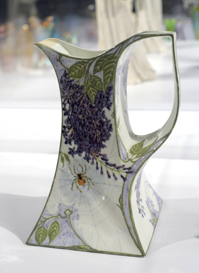 Rozenburg porcelain, Rozenburg Royal Delftware Factory, Den Haag, c. 1900, eggshell porcelain - Bröhan Museum, Berlin - DSC03957