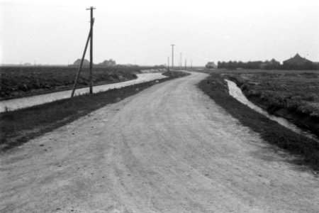 Ruilverkaveling de Vierbannen. Weg gereed langs LN 22, Bestanddeelnr 170-1200