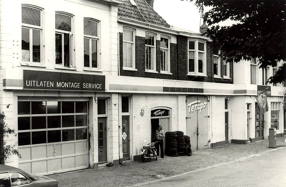 Rozenstraat 13. Geschonken in 1984 door Monumentenzorg, NL-HlmNHA 54010752