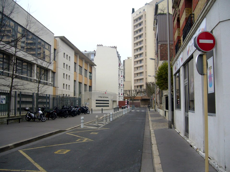 Rue Volta, Courbevoie, France 02