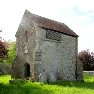 Ruins of Old St Swithun's Church, Thorley Road, Thorley (May 2016) (7)