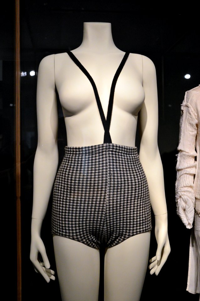 Rudi Gernreich 1964 wool monokini, exhibited at 'The Vulgar' at Modemuseum Hasselt 2018