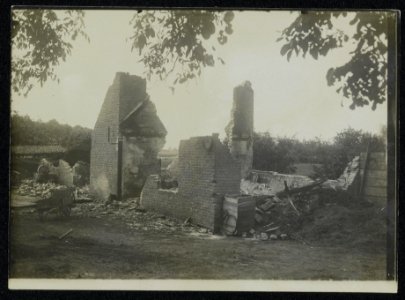 Ruïne van een woonhuis, Bestanddeelnr 158-0351