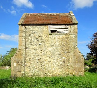 Ruins of Old St Swithun's Church, Thorley Road, Thorley (May 2016) (2)
