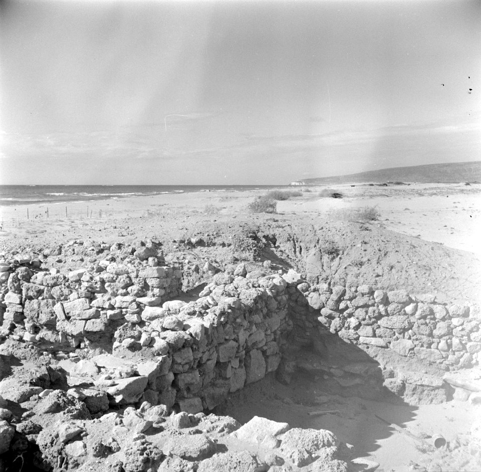 Ruïne aan de kust, Bestanddeelnr 255-0115
