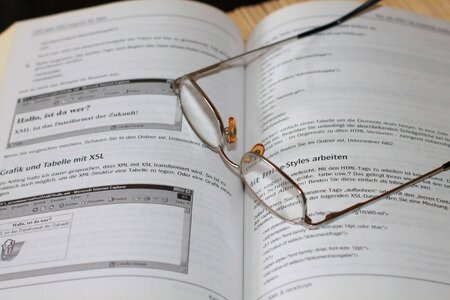 Glasses read learn