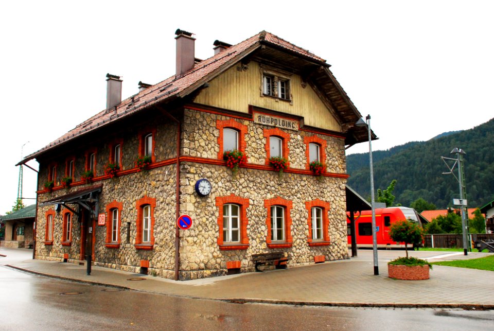 Ruhpolding Bahnhof Südwestfront