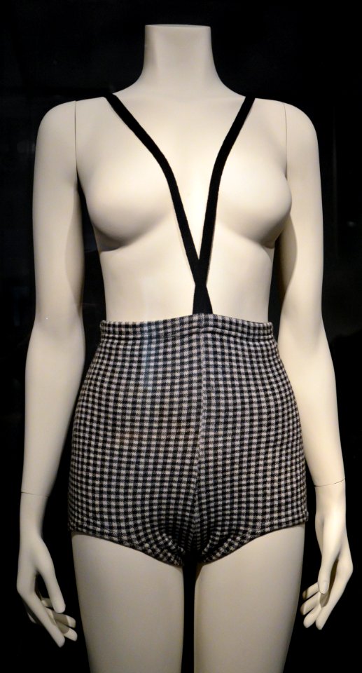 Rudi Gernreich 1964 wool monokini, exhibited at 'The Vulgar' at Modemuseum Hasselt 2018 (crop)