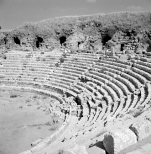 Ruïne van een theater uit de Romeinse tijd, Bestanddeelnr 255-2597