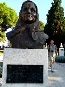 Ruža Petrović - 2017 Titov park (Pula) 01