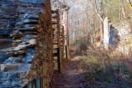 Ruins along Sope Creek Trail, December 2019 02