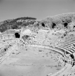 Ruïne van een theater uit de Romeinse tijd, Bestanddeelnr 255-2598