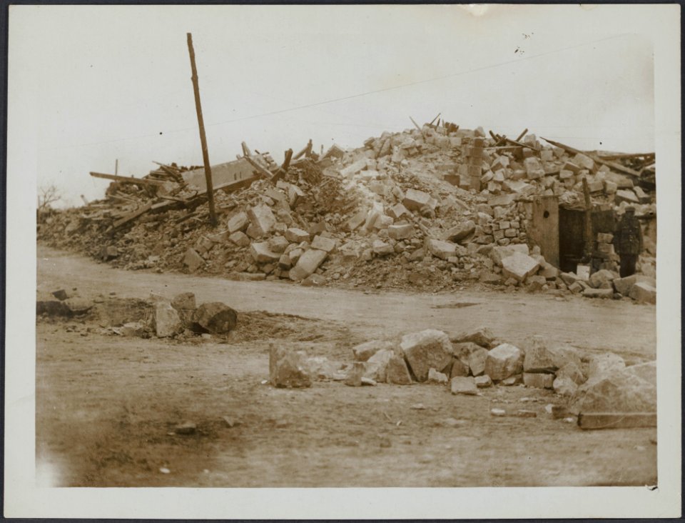 Ruins of a church blown up by the Germans, Bestanddeelnr 158-1673
